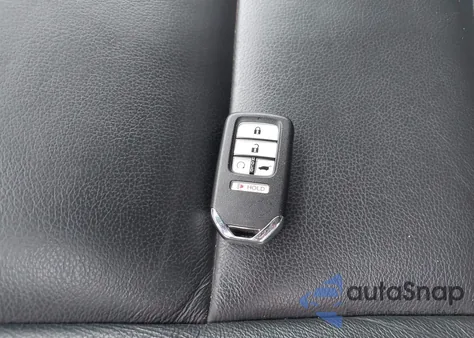 2019 Honda Pilot Touring z USA, uszkodzony, nr VIN 5FNYF5H6XKB037214